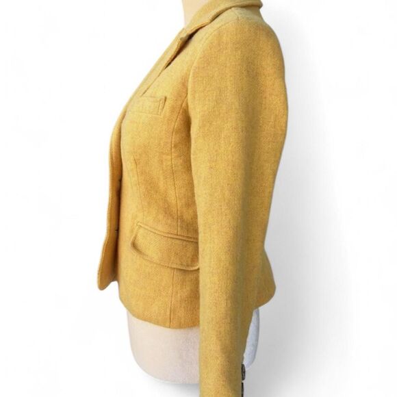 100% Shetland Wool Yellow Blazer W/ Statement Buttons Asymmetrical Pockets - Picture 3 of 8